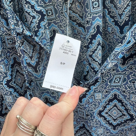 Gap Blue Geometric Patterned Smock Neck Tassel Tie Neckline Loose Fit Blouse - Picture 4 of 7